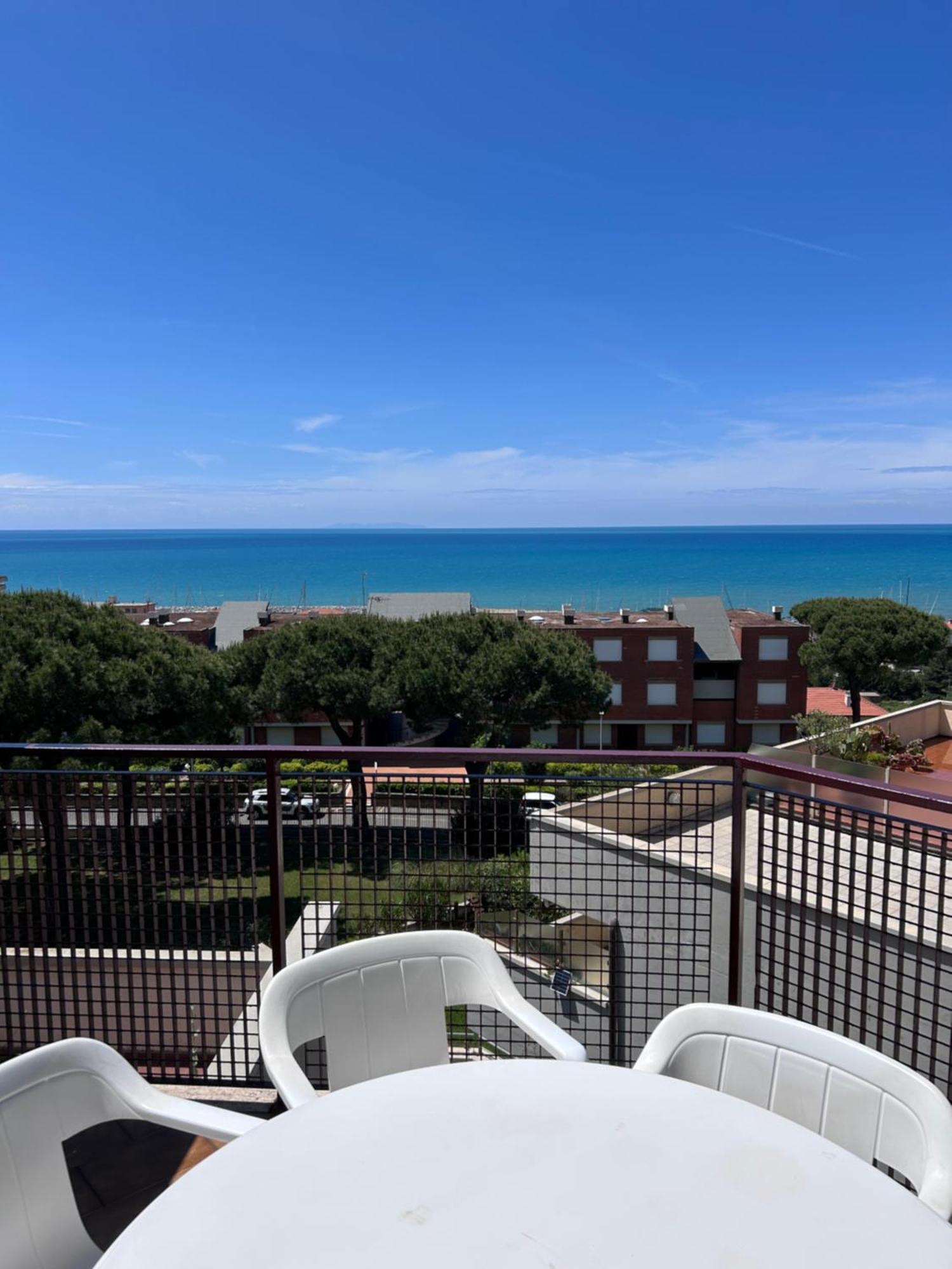 Residenze Etruria Aparthotel San Vincenzo Bagian luar foto