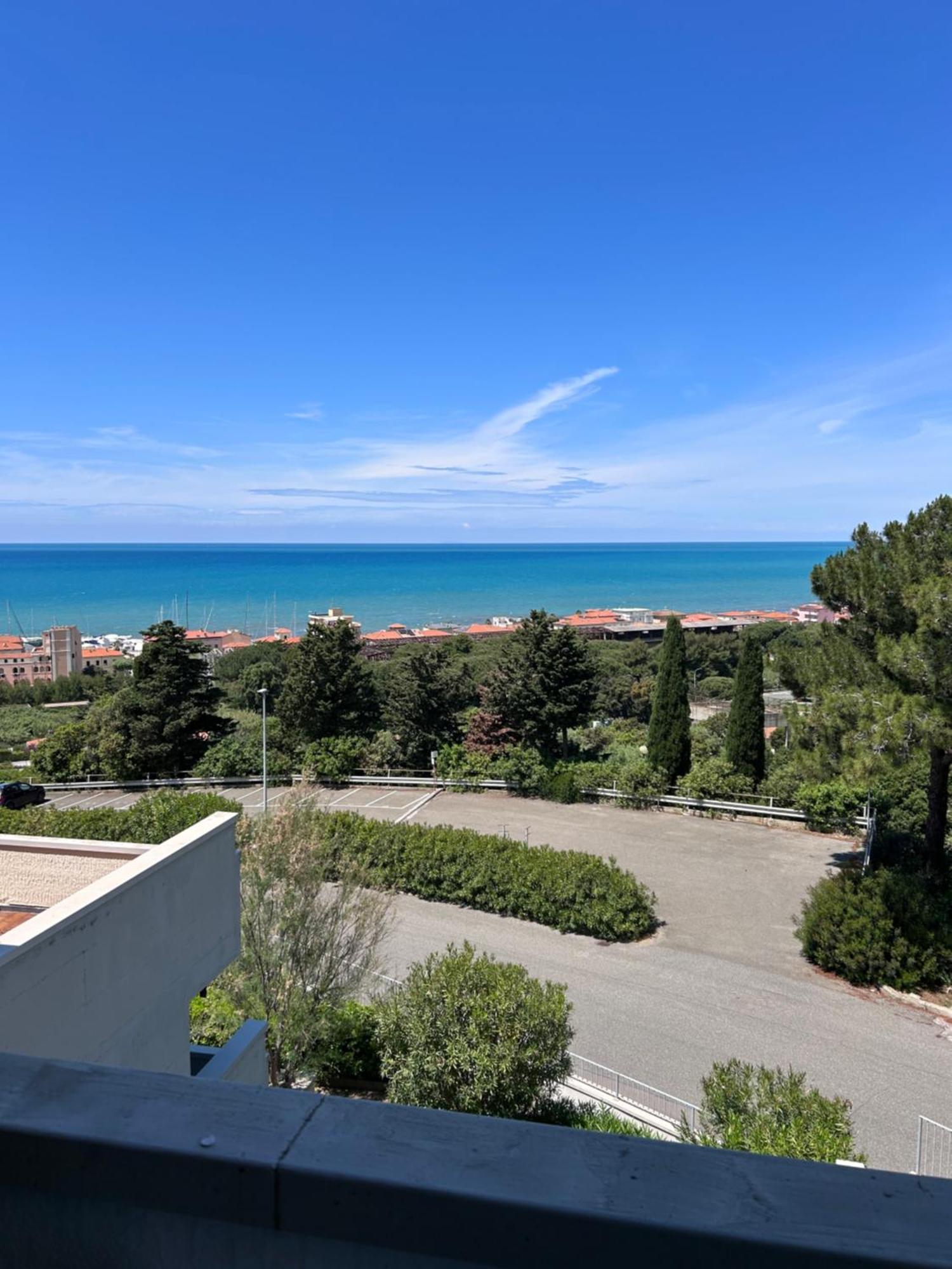 Residenze Etruria Aparthotel San Vincenzo Bagian luar foto