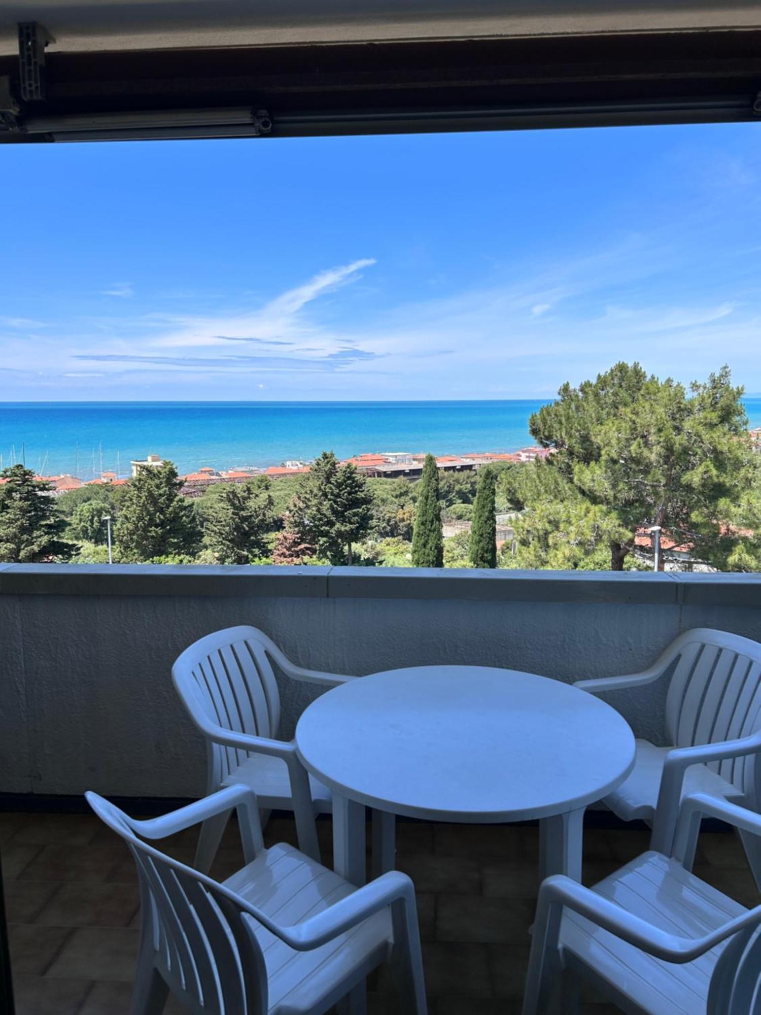Residenze Etruria Aparthotel San Vincenzo Bagian luar foto