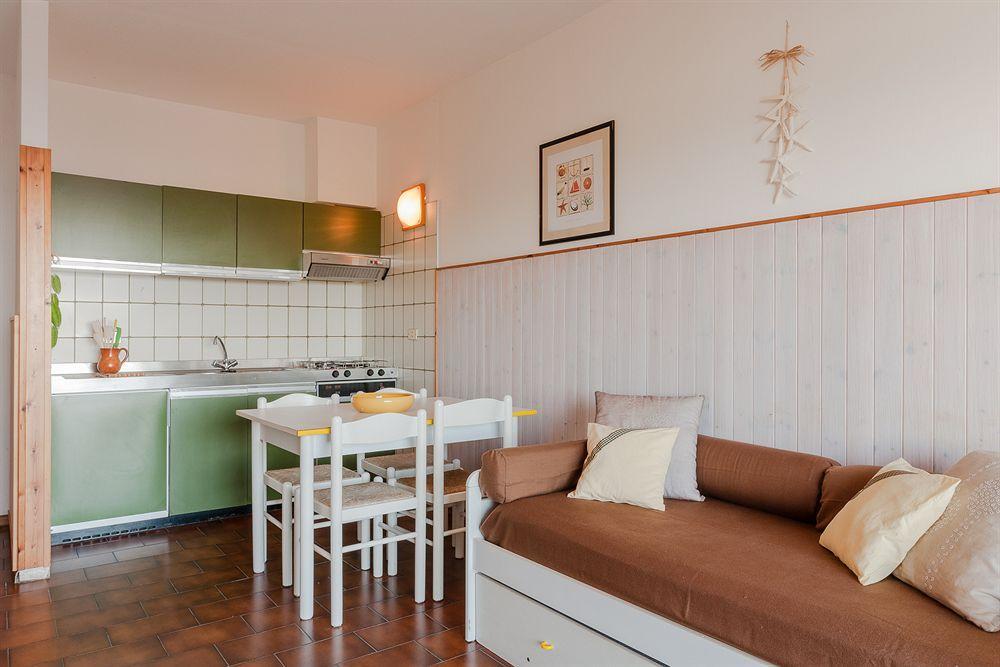 Residenze Etruria Aparthotel San Vincenzo Bagian luar foto